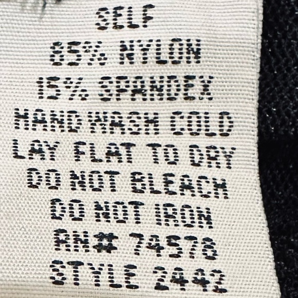 👚🖤 CACHE Black Lace Mock Neck Top | Women’s L |‎ Vintage Lined Sleeveless Glam - Picture 4 of 5